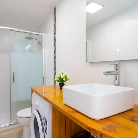 With Sea View Lejlighed *