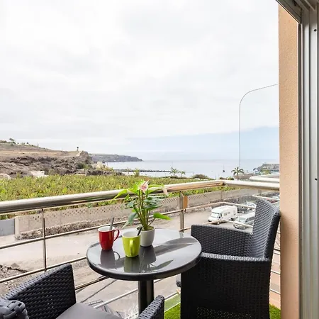 With Sea View Lejlighed *